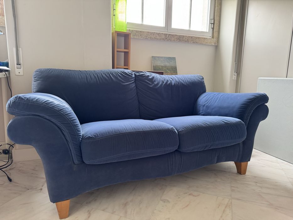 Sofá Divani&Divani Veludo Azul