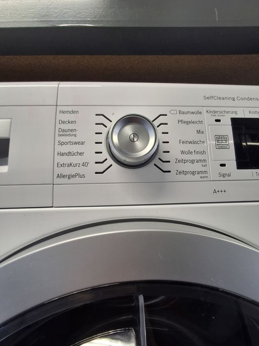 Сушильна машина Bosch model WTW875WO