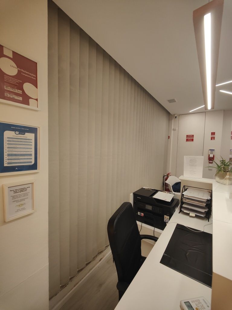 Cortinas opacas de rolo