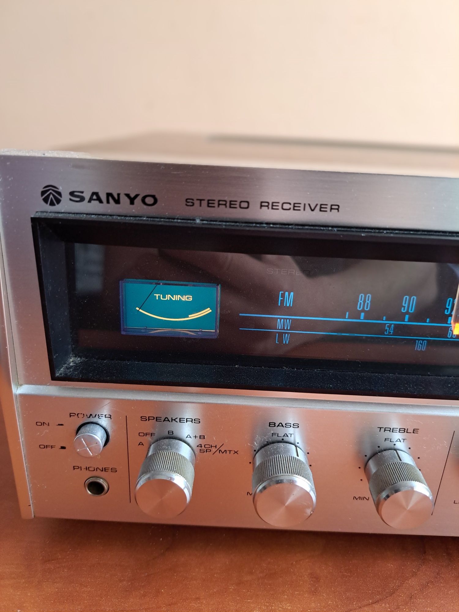 Amplituner Sanyo dcx 2000L