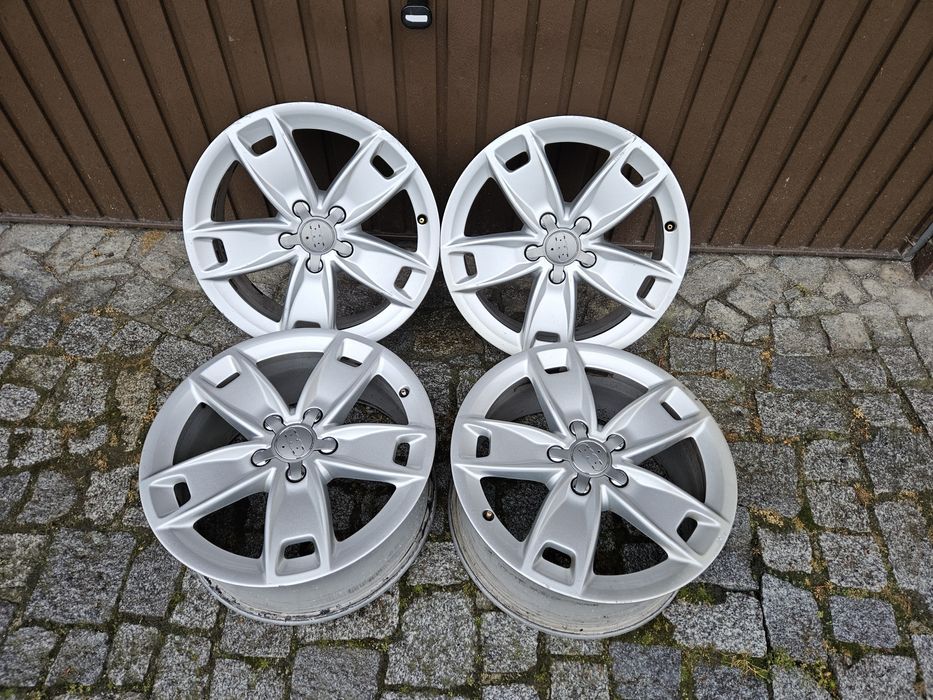 Oryginalne Felgi Audi 17" 5x112 8P0601 Audi A3 Golf
