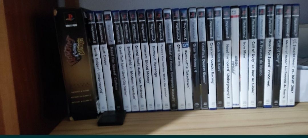 Vendo jogos ps2 entre 4€ e 8€