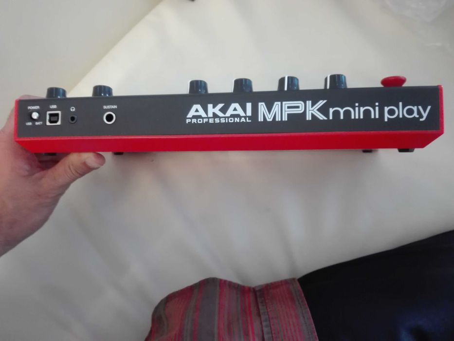 Akai MPK mini play - controlador midi