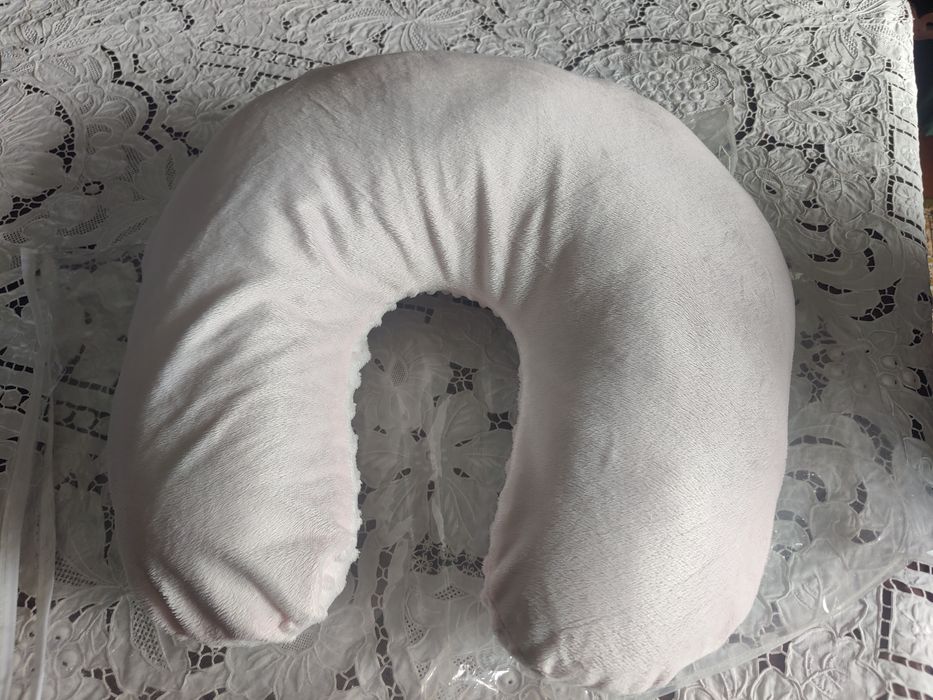 Almofada de amamentação cor de rosa