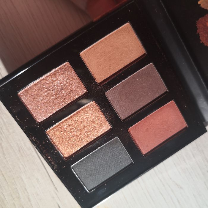 Avon All Nudes paleta cieni do powiek