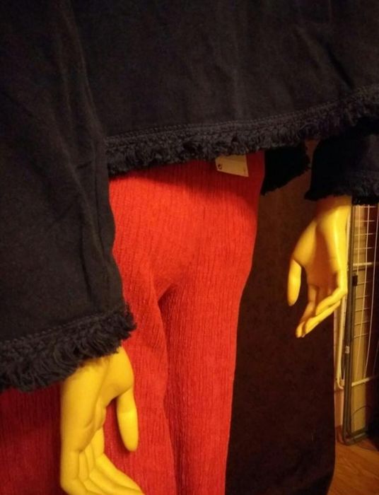 Жіночі штани колюти Bershka