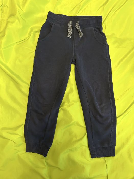 Продам штани на злопчика 3 -5 років