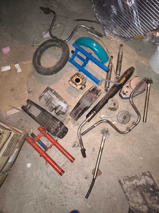 Części motorynka narzędziowka błotnik lagi kartery  kierownica dekle