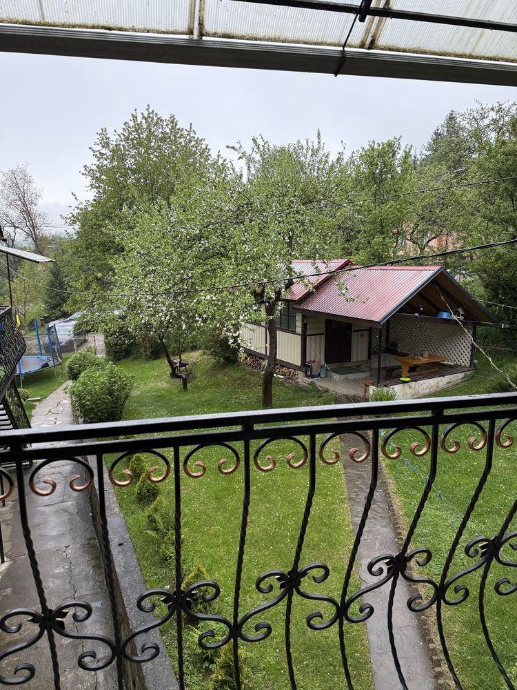 Здається садиба “Під лісом у Гіда!