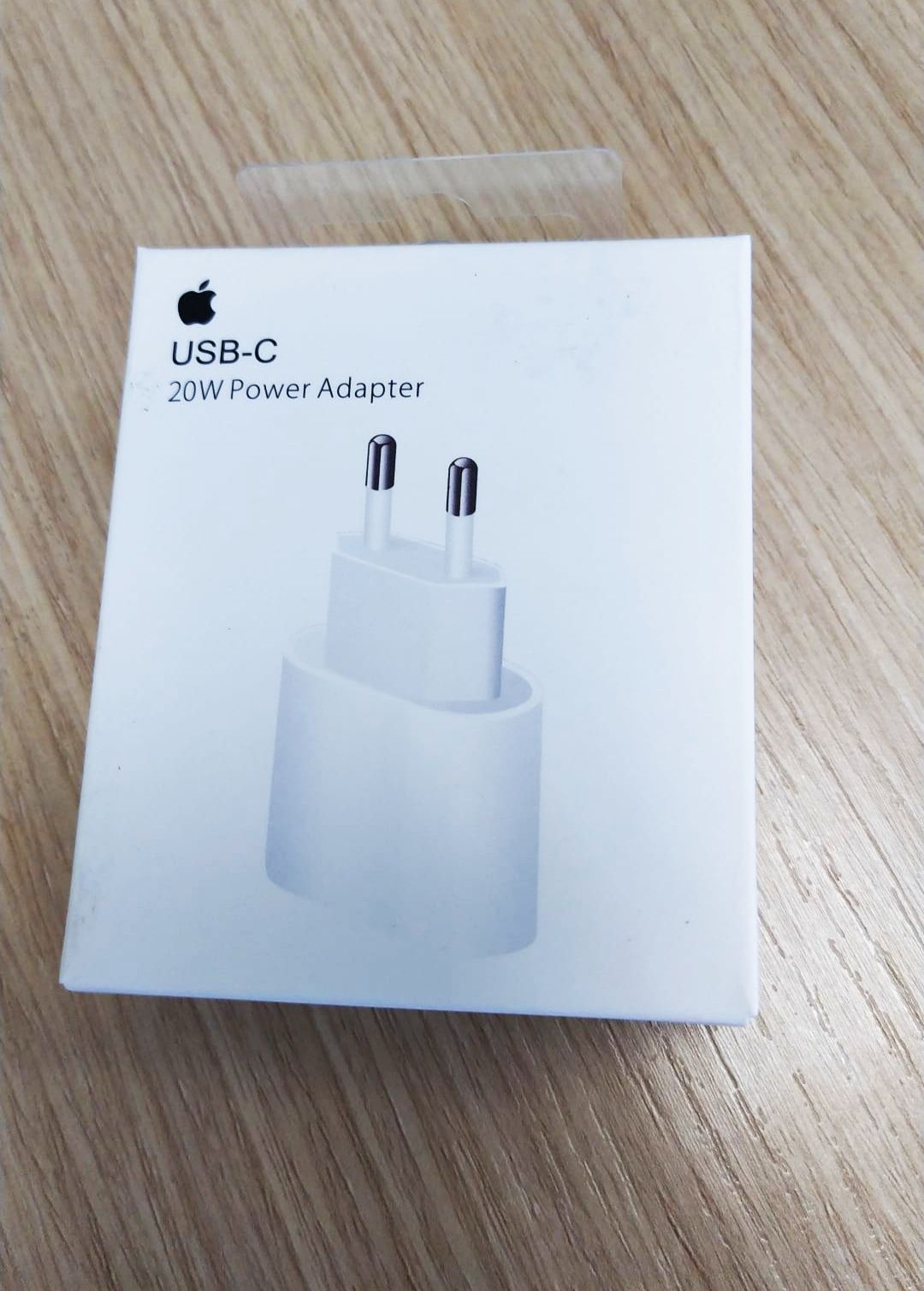 Adaptador de Corrente Original USB-C e 20W de Potência para Iphone.