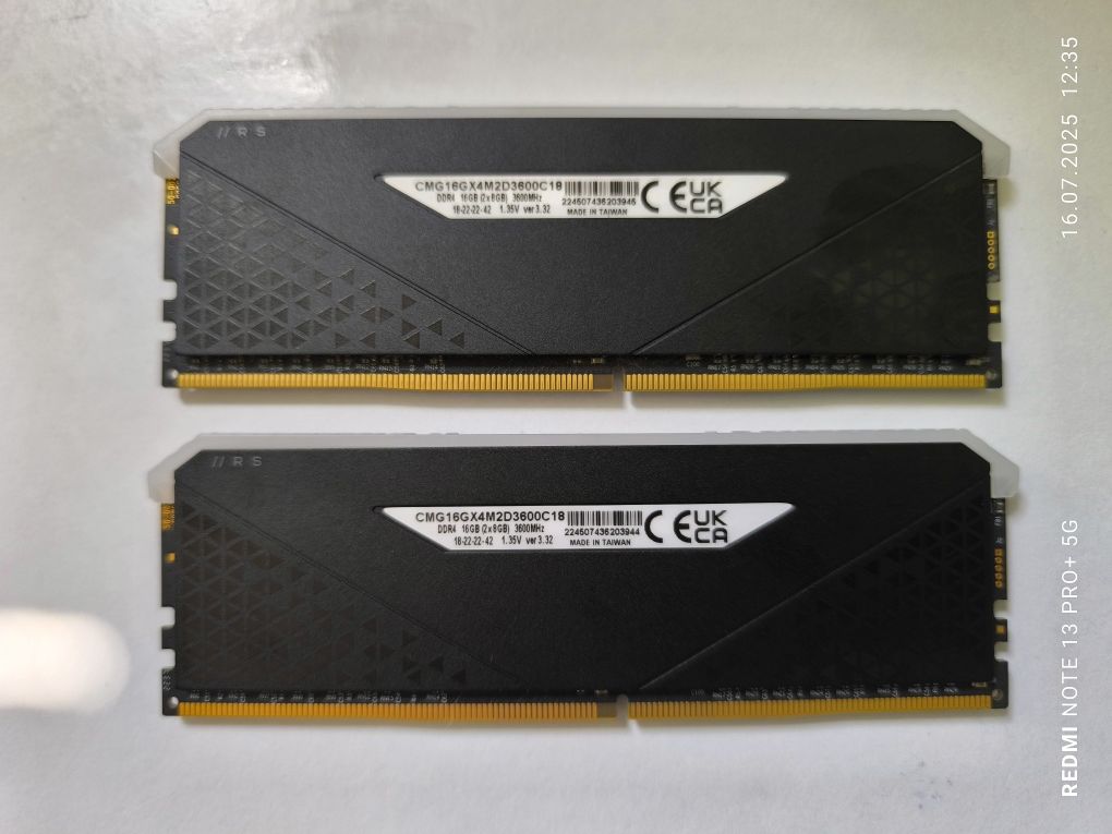 Pamięć RAM RGB DDR4 16GB (2x8) 3600 Corsair Vengeance RGB RS
