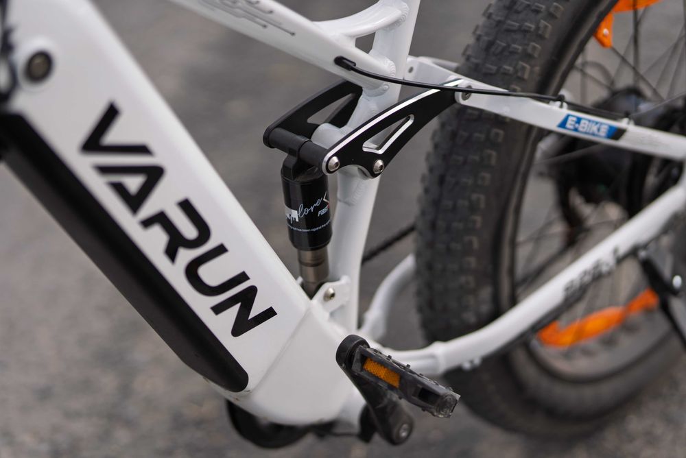 Rower elektryczny VARUN S26-1