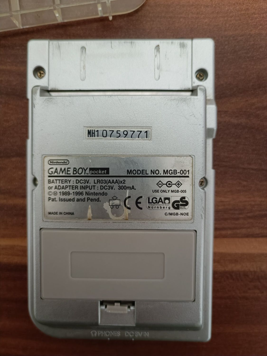 Game Boy pocket MGB-001