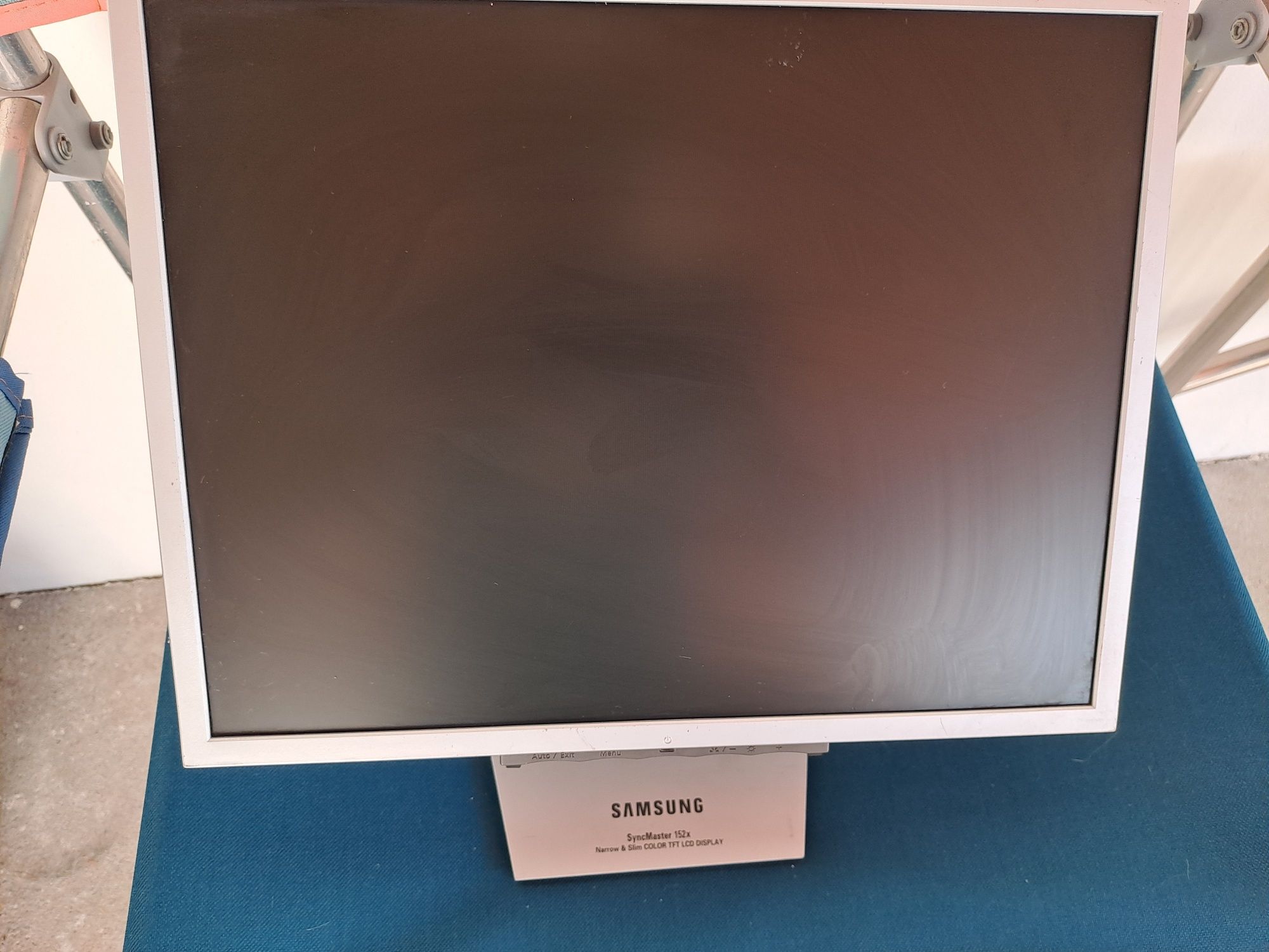 Monitor LCD de bancada