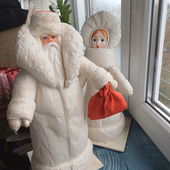 Новорічна парочка: Дід Мороз та Снігуронька