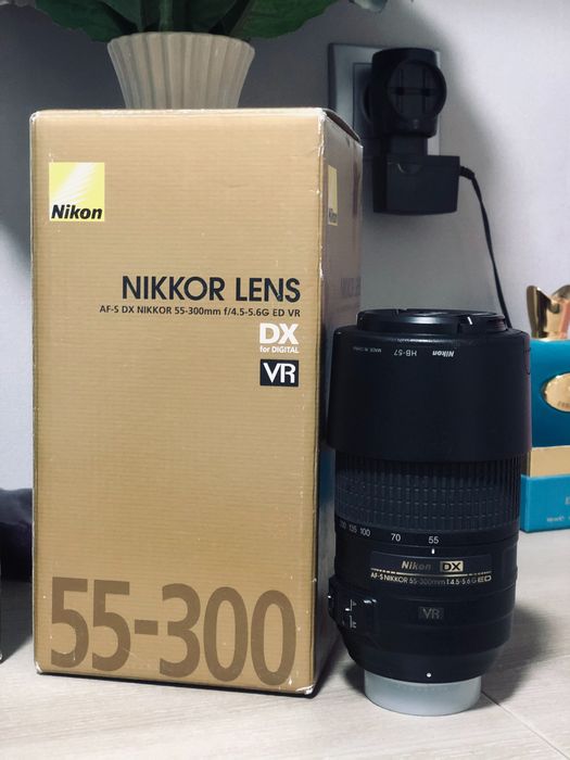 Объектив Nikon AF-S DX Nikkor 55-300mm f/4.5-5.6G ED VR