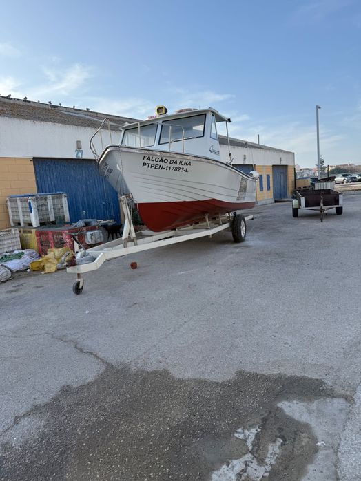 Pesca profissional. Obe 7m com motor Honda 100HP .