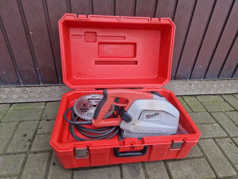 Piła tarczowa Milwaukee MSC 65 do stali drewna 8" walizka