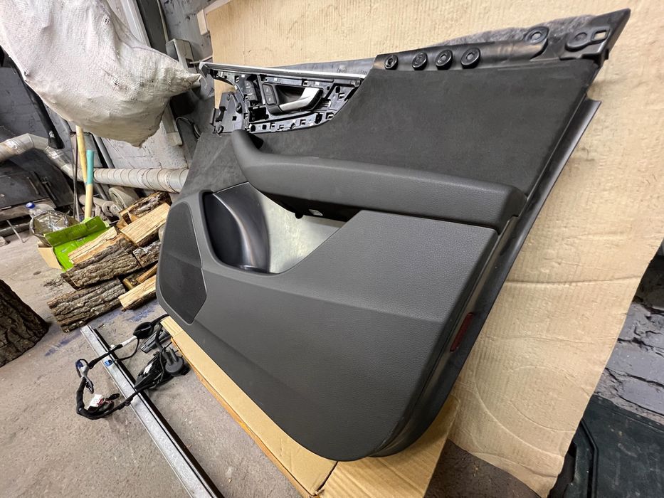 Карта. Обшивка дверей передня права. Audi Q7 4M 2018. КУ7. Кью 7