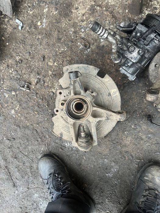 Задняя цапфа кулак 4.0 диз Mercedes w163 ml мерседес мл 04г