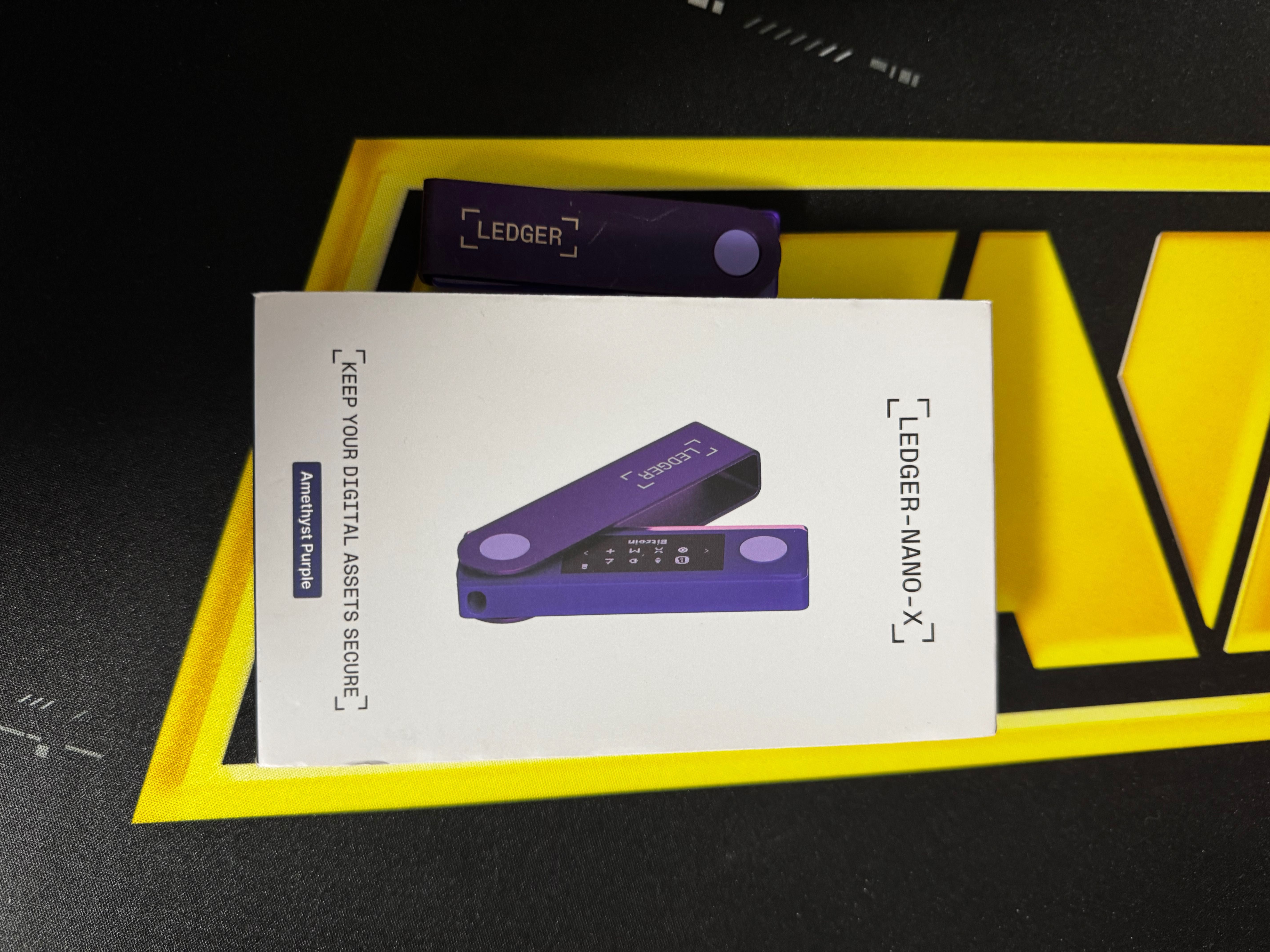 Ledger Nano X - криптогаманець