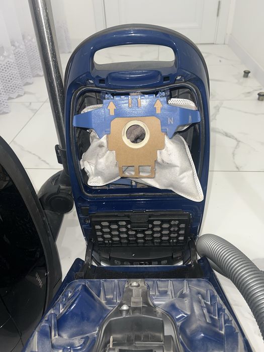 Пилососи Miele ,сухого прибирання.