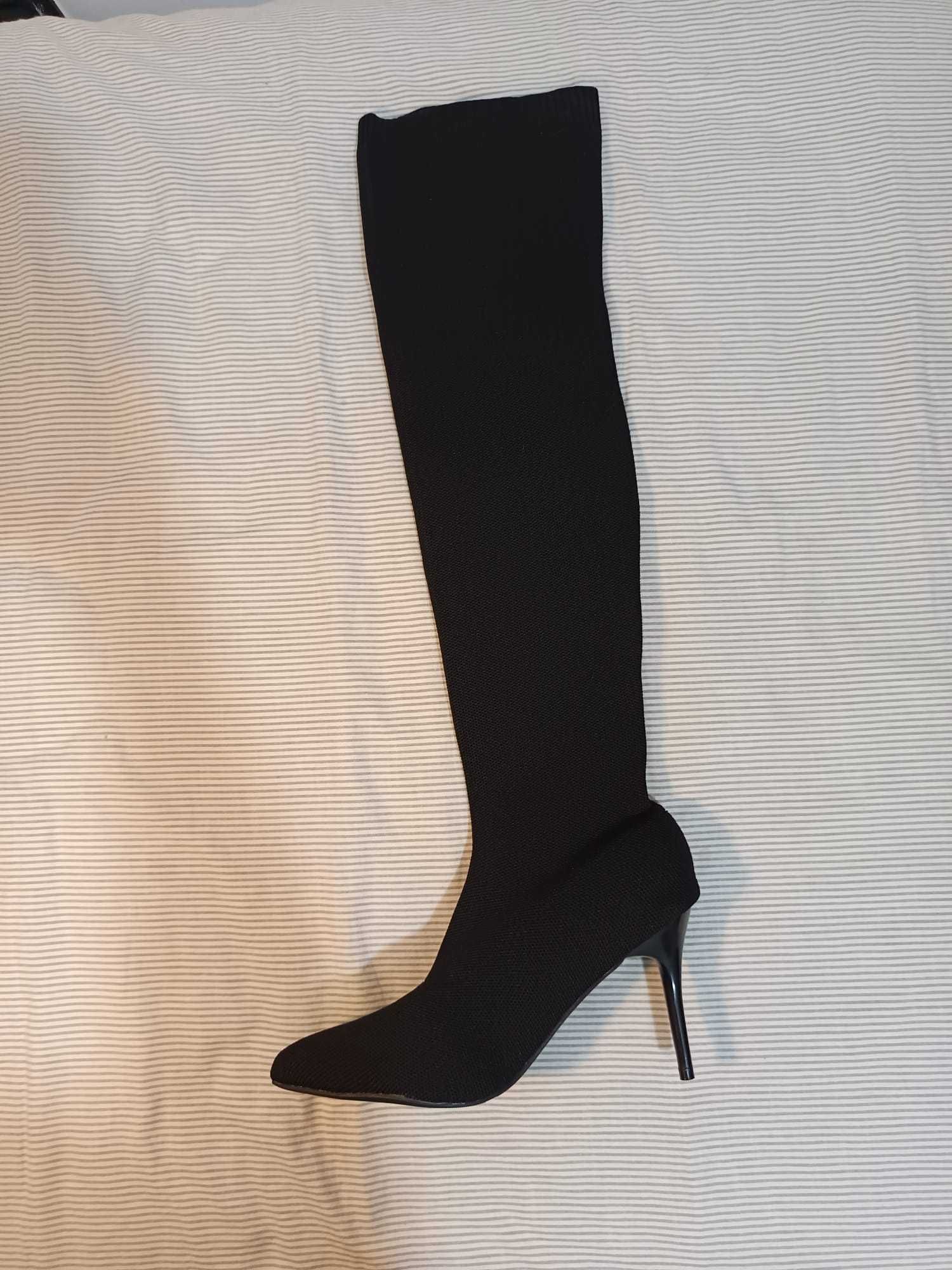 Botas de cano alto Novas e lindíssimas