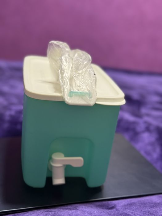 Контейнер Водолей 3.1 л с ручкой бирюзовый Tupperware