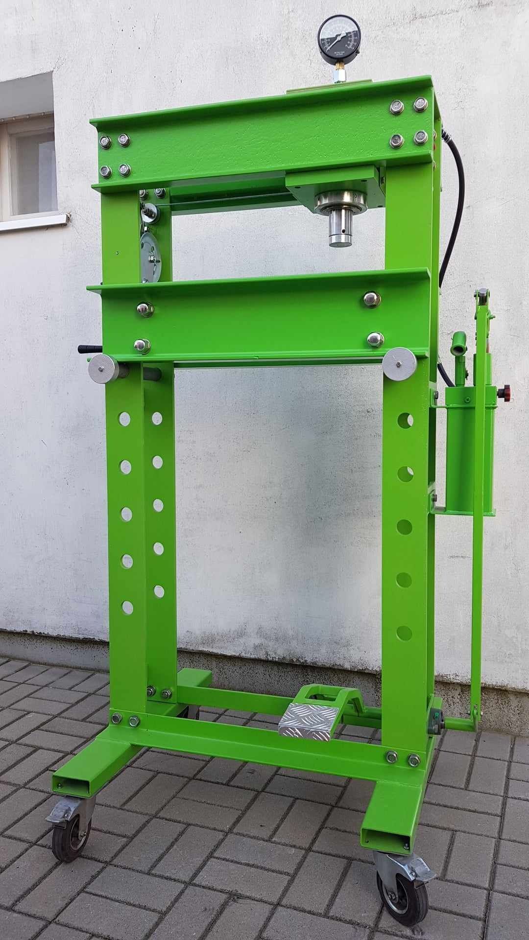 Solidna prasa hydrauliczna 30 ton, ruchomy cylinder, podnoszony stół