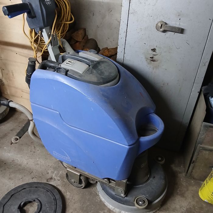 Myjka, polerka, szorowarka numatic