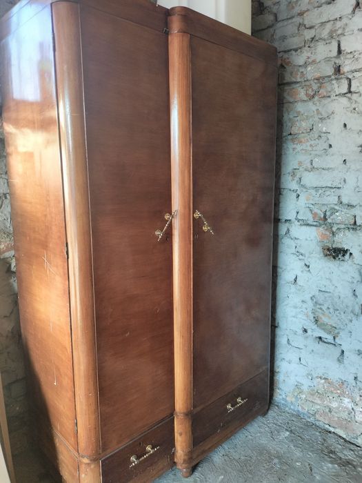 Шафа антикварна, реставрована, в гарному стані