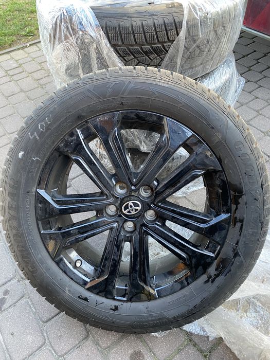 Toyota rav4 koła GoodYear 225/60/18 zimówki idealne