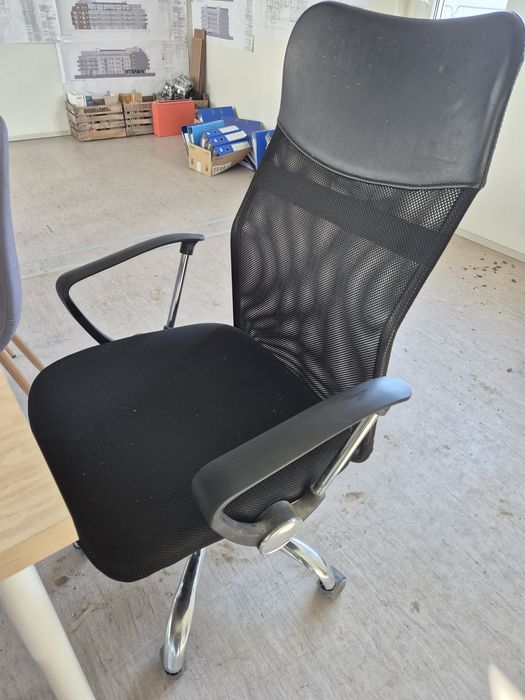 Krzesło biurowe czarne