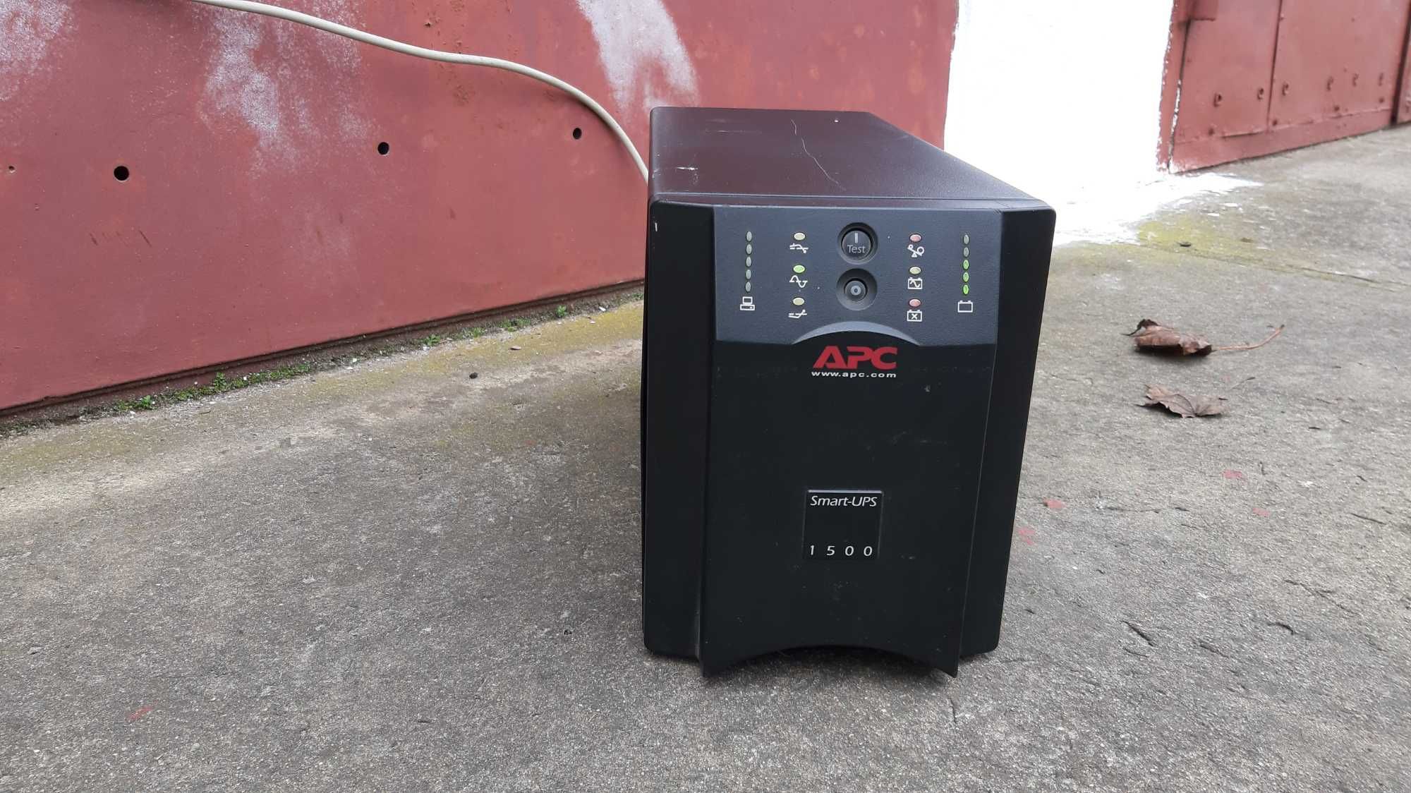 UPS APC Smart-UPS 1500 , używany , sprawny , z akumulatorami