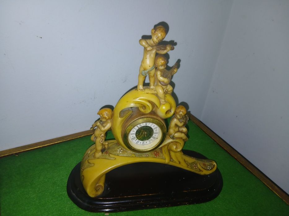 Relógios antigos a corda 50 €