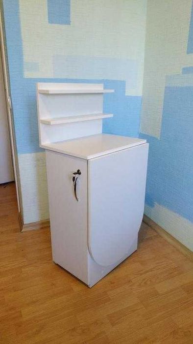 Маникюрный стол складной