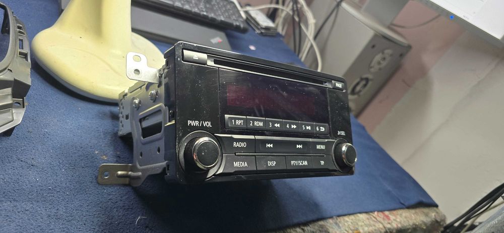 Radio Mitsubishi L200/Pajero DY-1M E3R45-T-T6