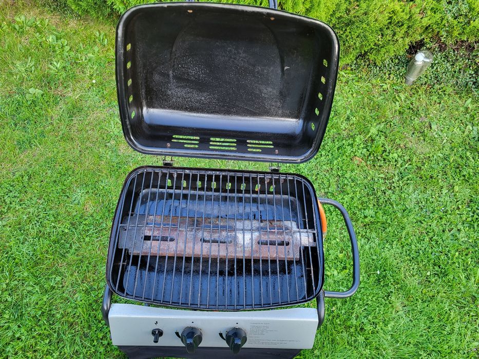 Gril gazowy przenośny na kółkach