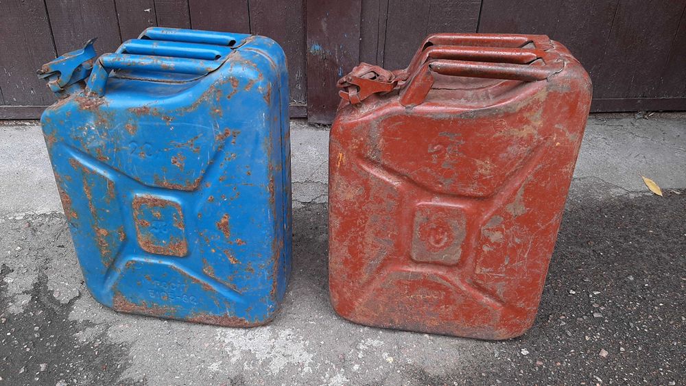 Каністра радянська 20 л для бензину чи д/п дві штуки