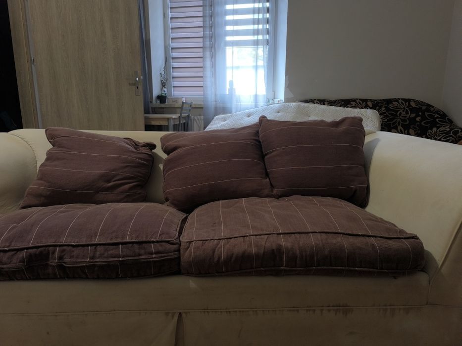 Sofa rozkładana z materacem.Oddam za darmo,odbior  własny.