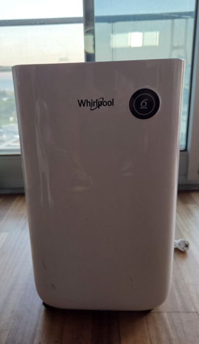 Desumidificador Whirlpool 6 sense, como novo, muito pouco uso.