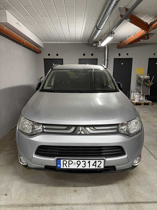 Mitsubishi Outlander Mitsubishi Outlander III 2.2 DI-D • 2012 • 178 952 km • Stan idealny
