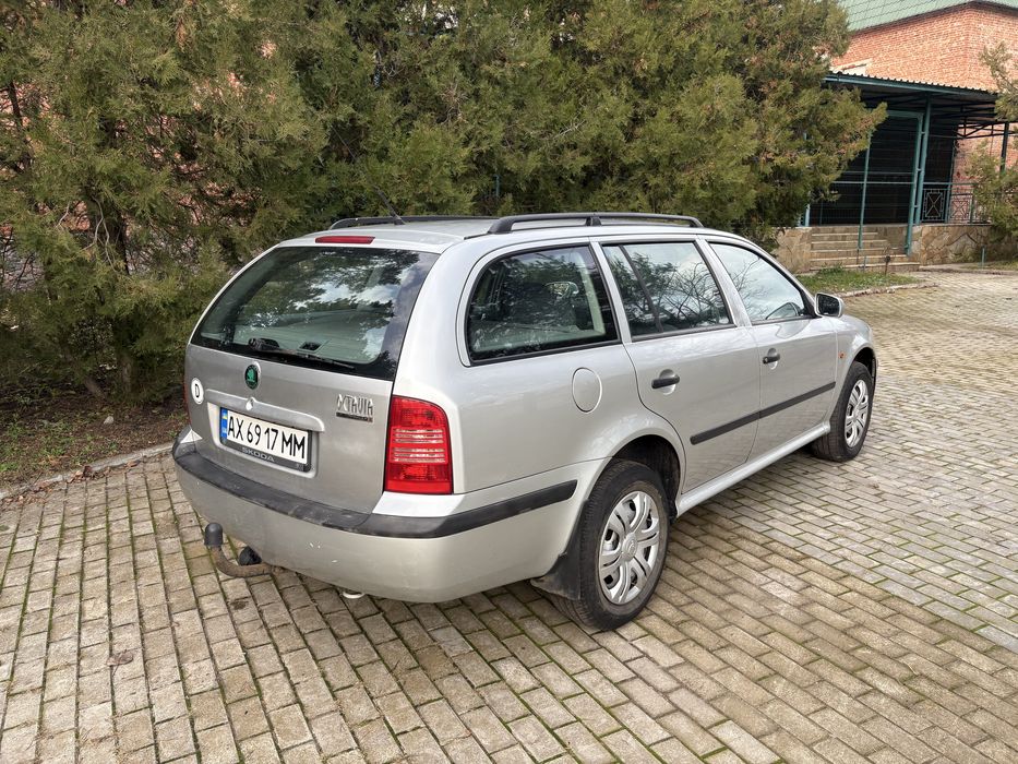 Skoda Oktavia tour 1.6 mpi автомат