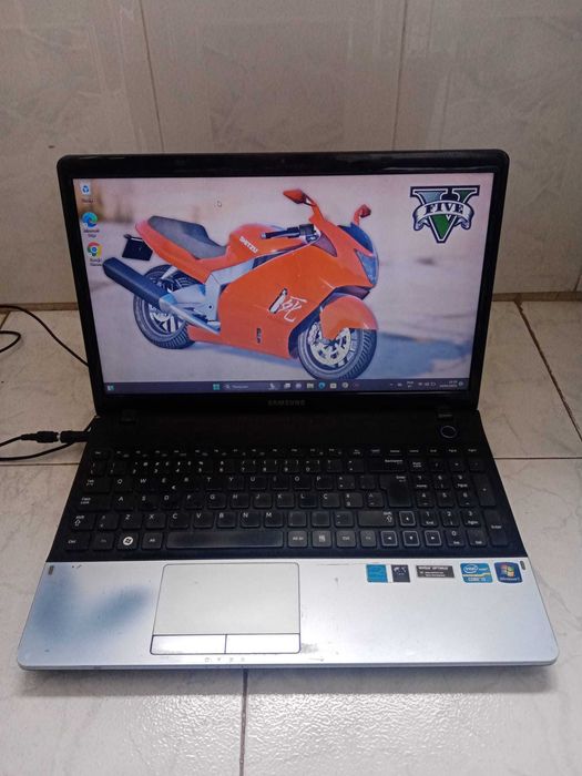 Samsung NP300E5A Intel® Core i5 i5-2450M