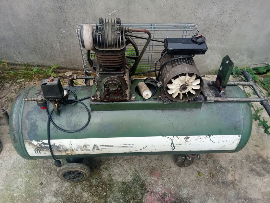 Compressor da marca Ceate de 200L