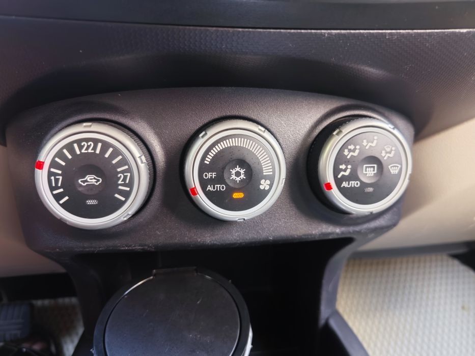 Mitsubishi Outlander 2 / 4x4 / 7 місць /