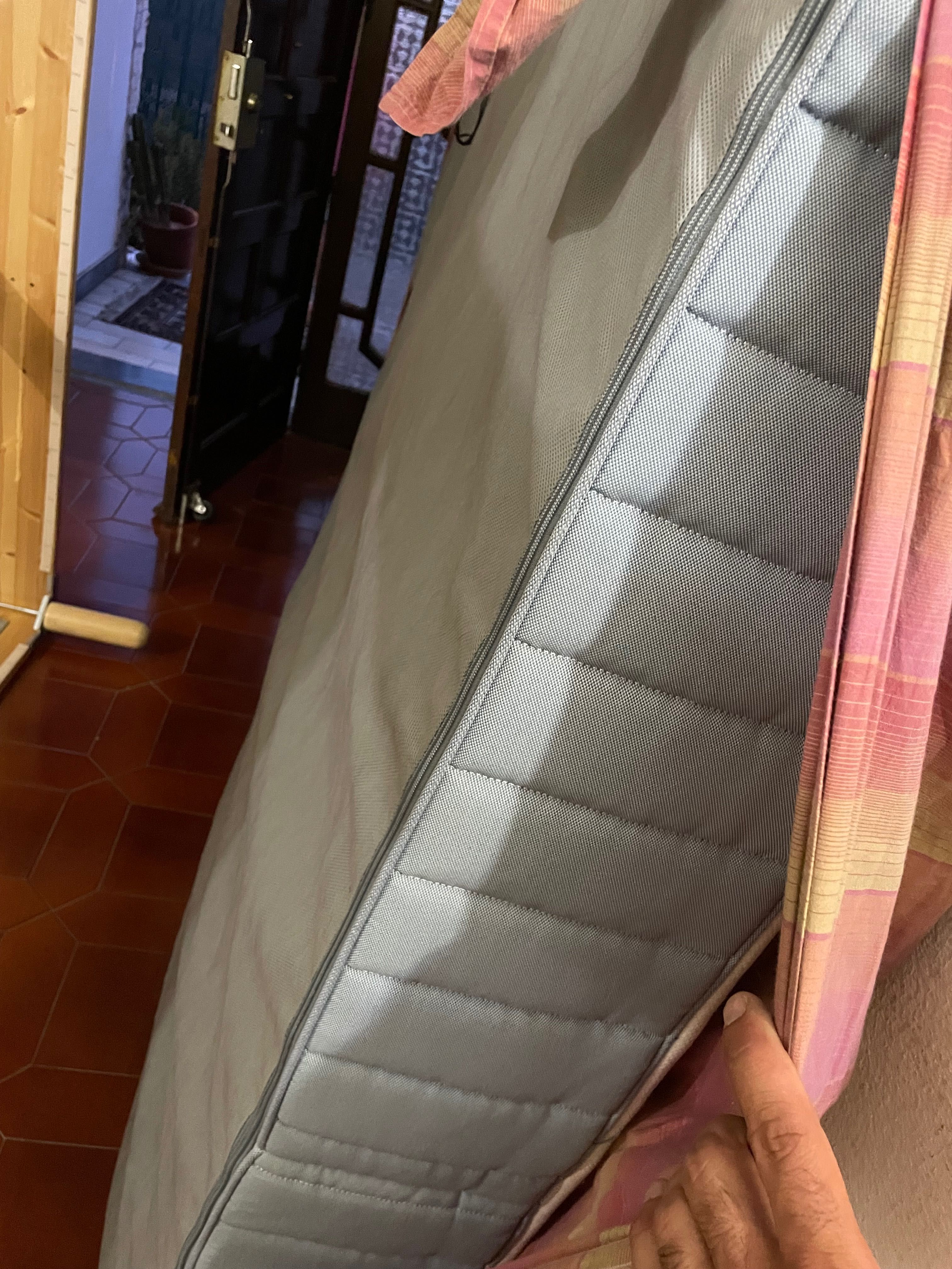 Estrutura de cama e colchão