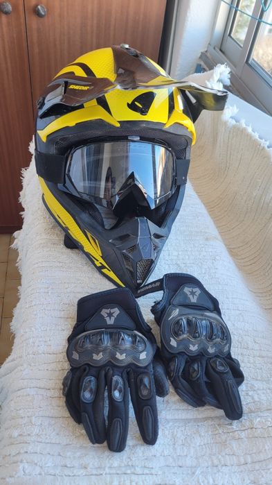 Capacete + óculos e luvas M