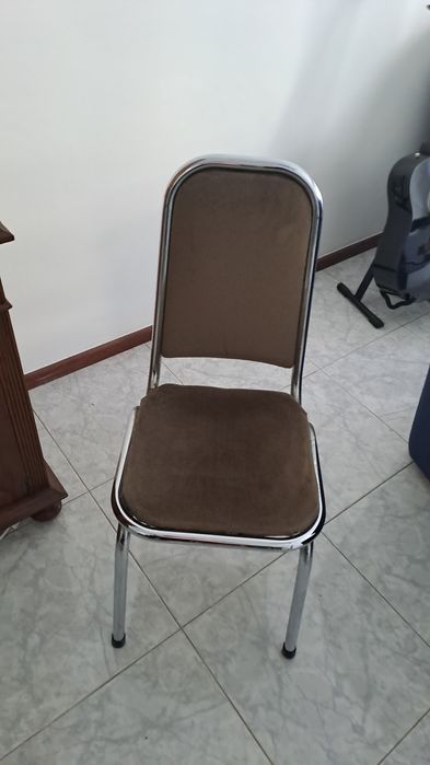 Mesa de vidro + Cadeiras