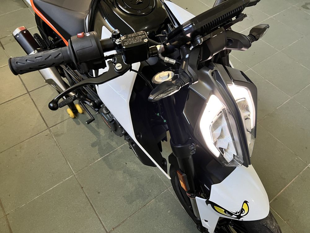 KTM Duke 125